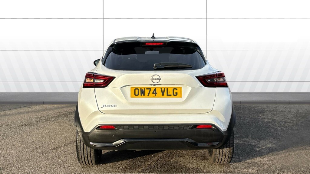 Nissan Juke Tekna White #6
