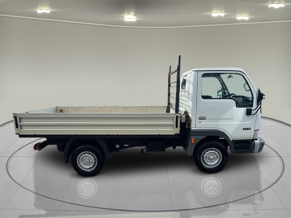 Nissan NT400 Diesel Silver #5