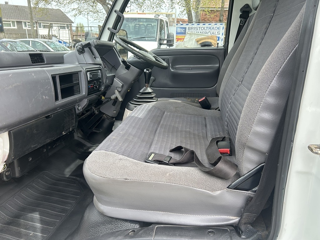 Nissan NT400 Diesel Silver #9
