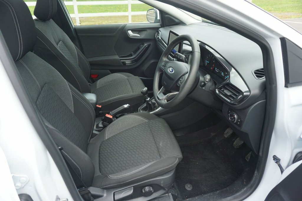 Ford Puma 1L Titanium MD73HWM White #4