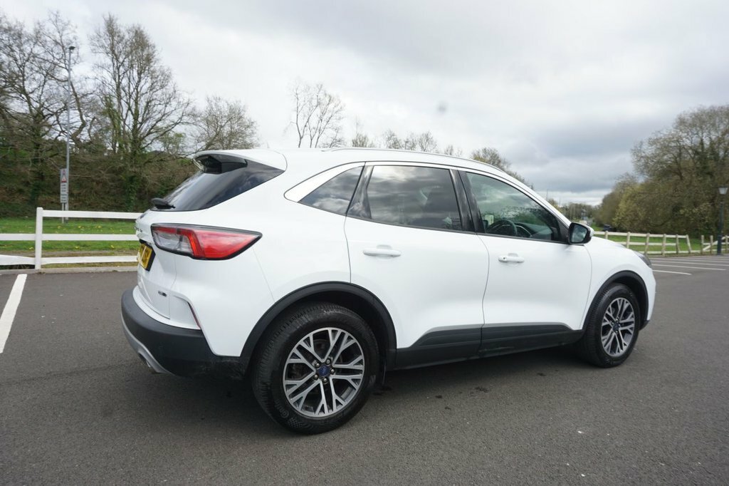 Ford Kuga 2L Titanium ME72CSX White #2