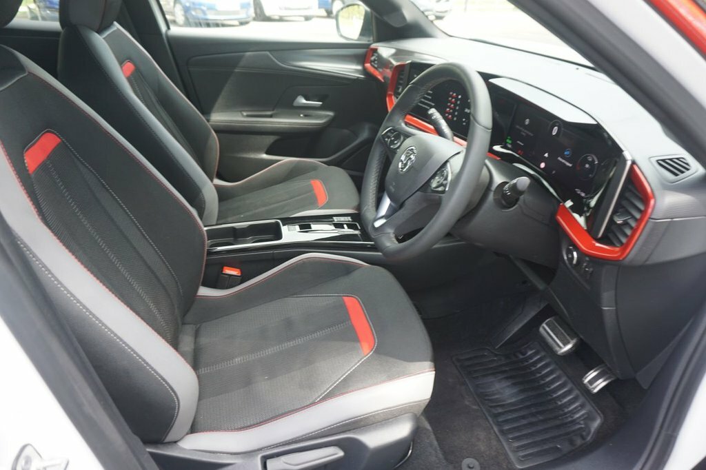 Vauxhall Mokka-e Suv LB74WCU White #4