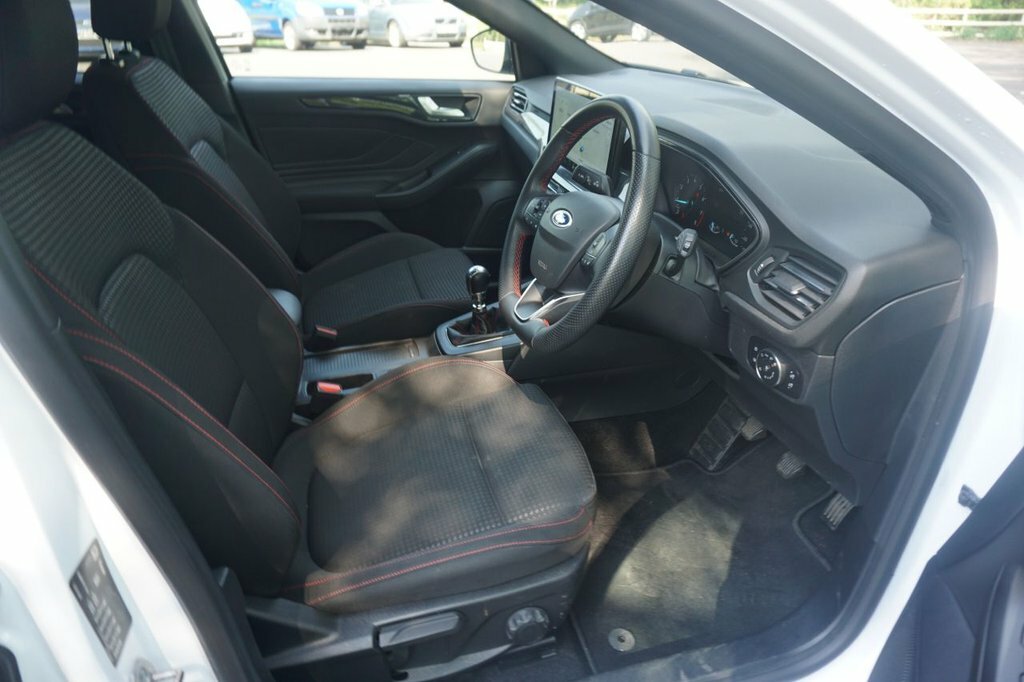 Ford Focus 1L St-line EN72GNZ White #4
