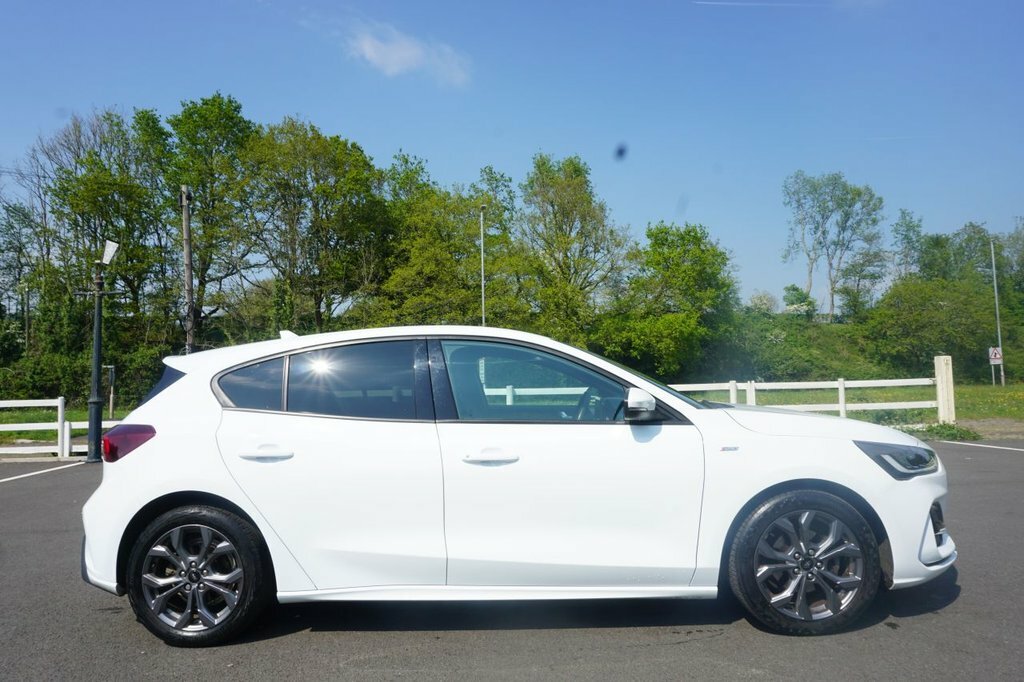 Ford Focus 1L St-line EN72GNZ White #3