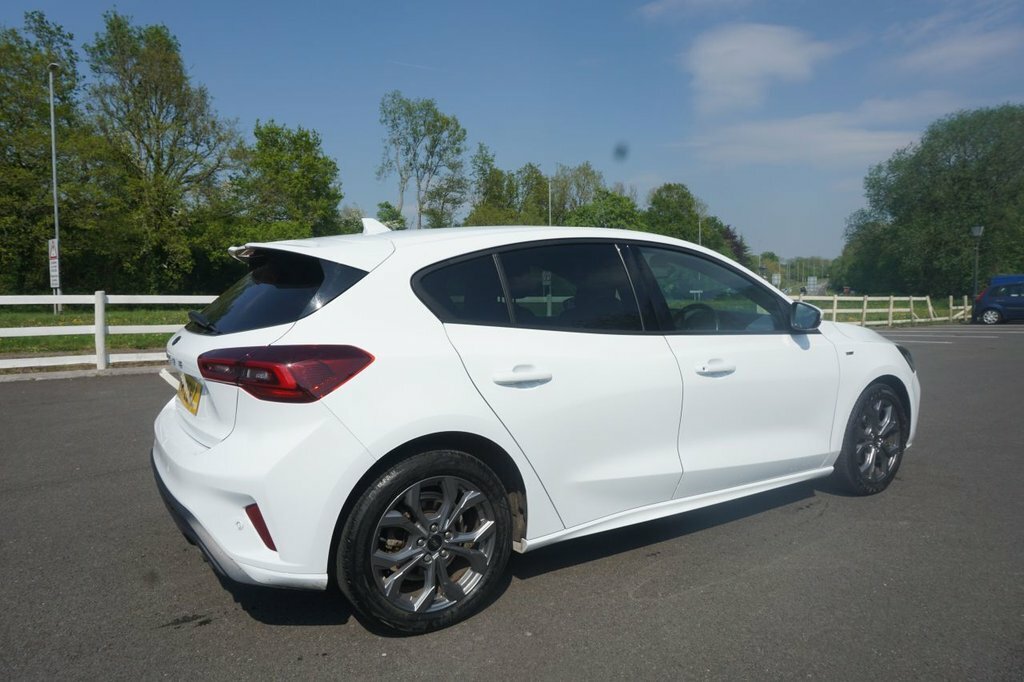 Ford Focus 1L St-line EN72GNZ White #2