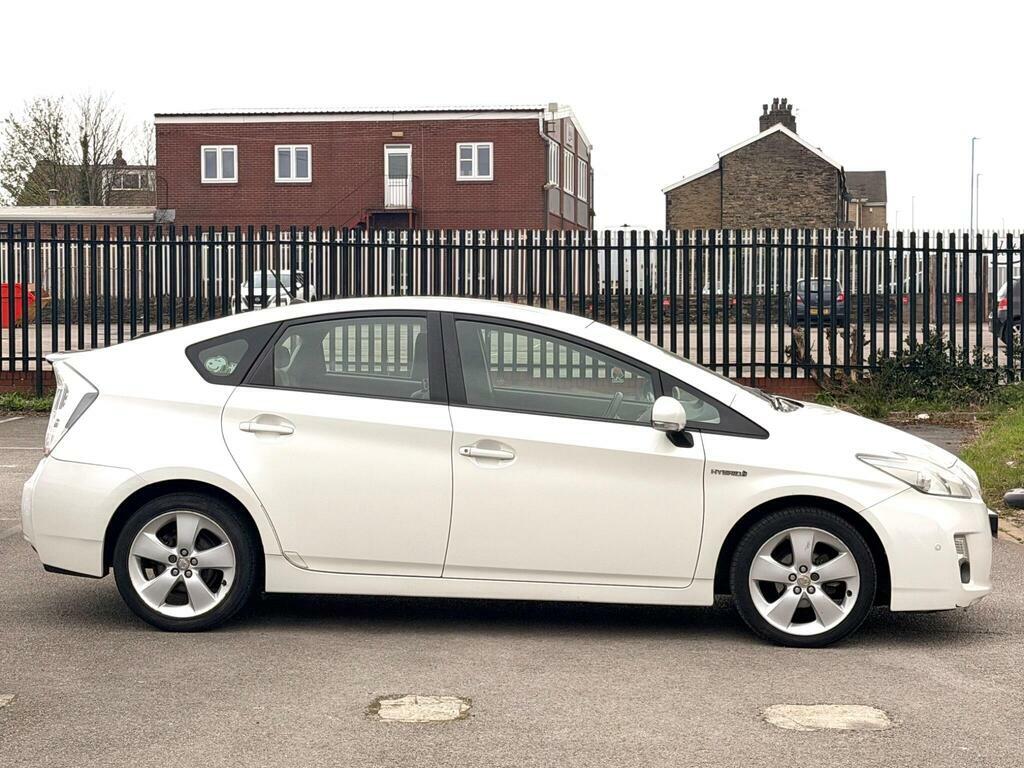 Toyota Prius 1.8 Vvt-h T Spirit Cvt Euro 5 S S FG10DTZ White #4