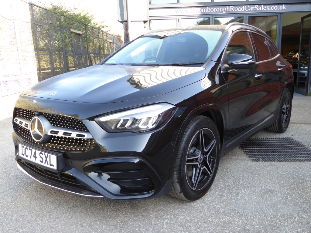 Mercedes-Benz GLA Class 1.3 Gla 200 Amg Line Executive Black