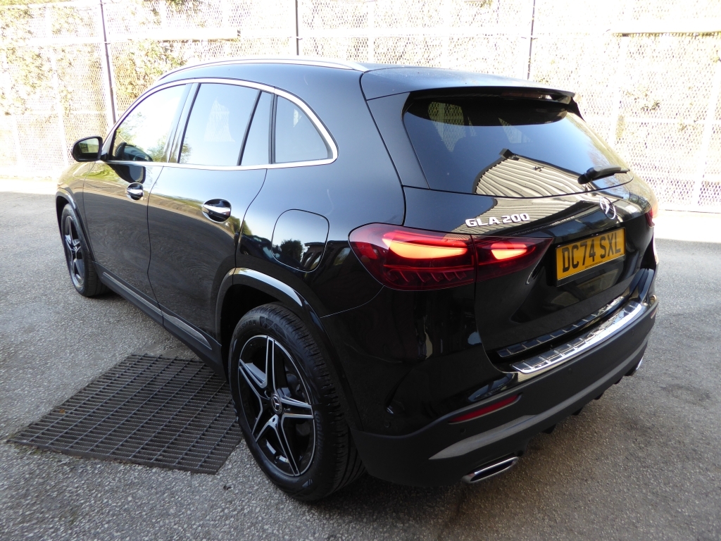 Mercedes-Benz GLA Class 1.3 Gla 200 Amg Line Executive Black #4
