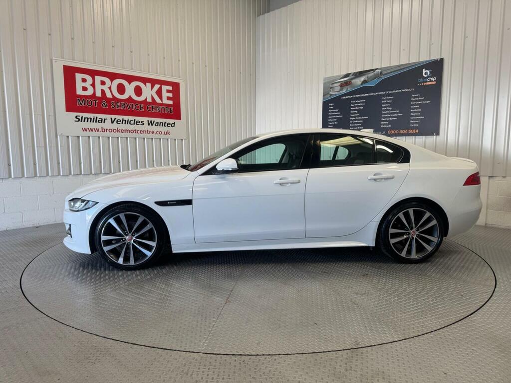 Jaguar XE Saloon 2.0D R-sport Euro 6 Ss 201868 White #4