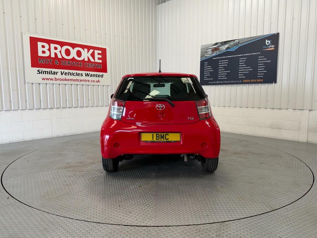 Toyota IQ Hatchback 1.0 Vvt-i Euro 4 200909 Red #4