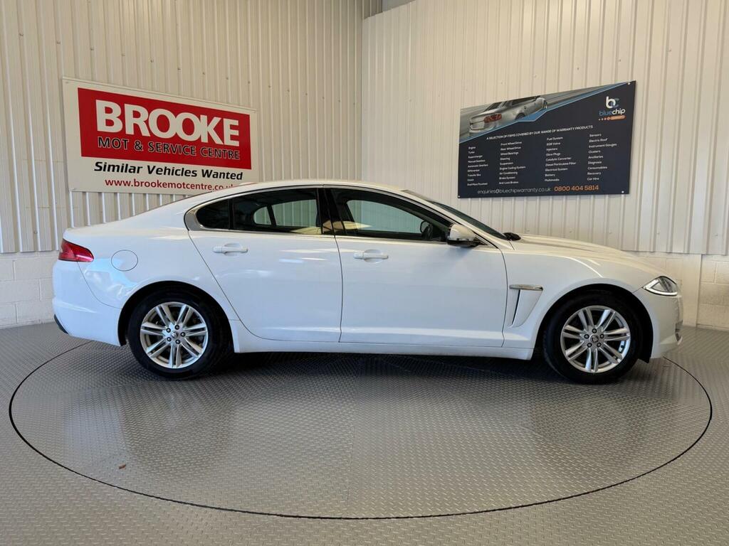 Jaguar XF Saloon 2.2D Luxury Euro 5 Ss 201212 OY12AHO White #2