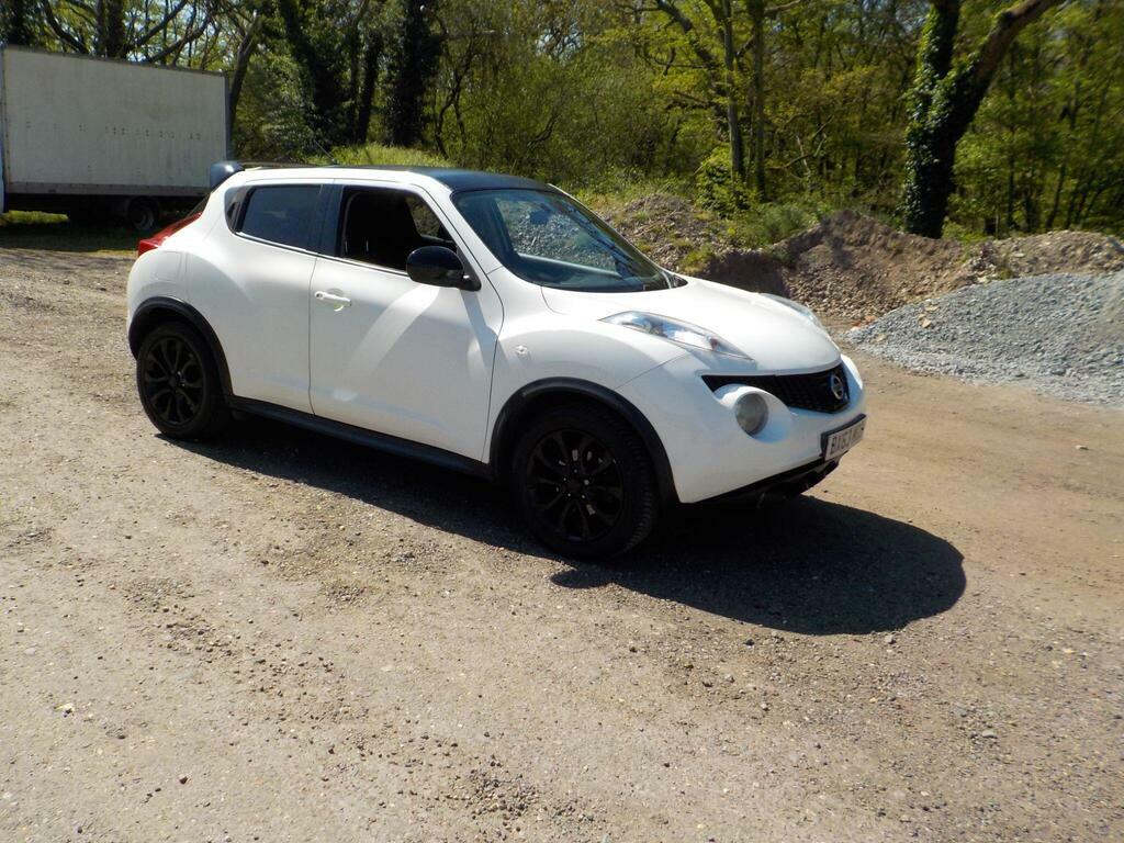 Nissan Juke 1.6 Acenta Premium Euro 5 S S BX63MGF White #3