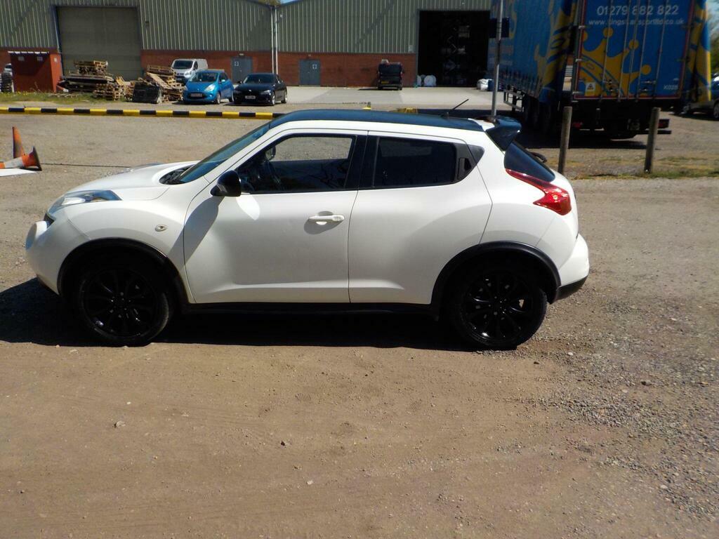 Nissan Juke 1.6 Acenta Premium Euro 5 S S BX63MGF White #2