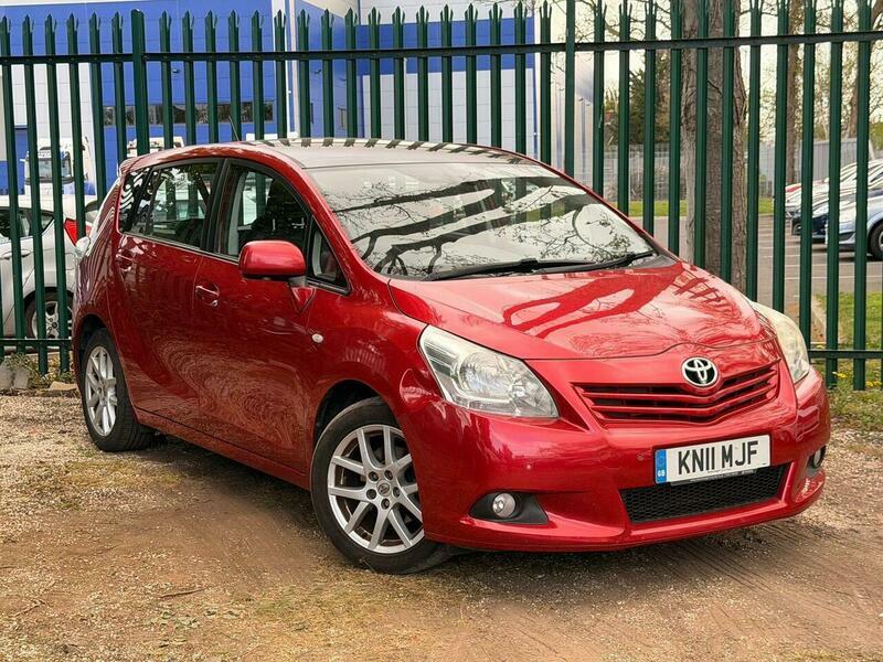 Toyota Verso 2.0 D-4d T Spirit Red