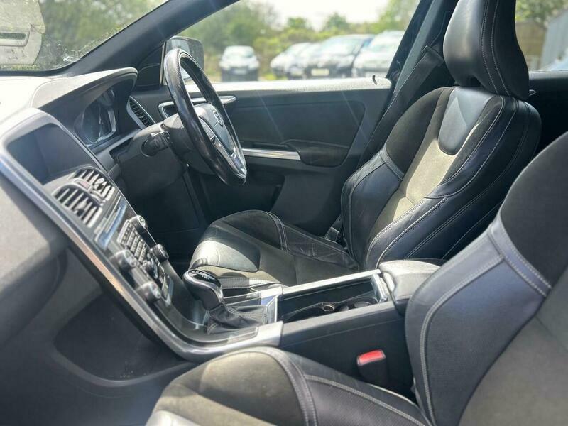 Volvo XC60 2.4 D5 R-design Nav GU65JWO Black #4