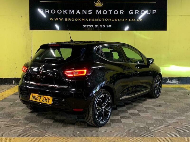 Renault Clio 0.9 Tce Signature Nav HK67ZHY Black #3