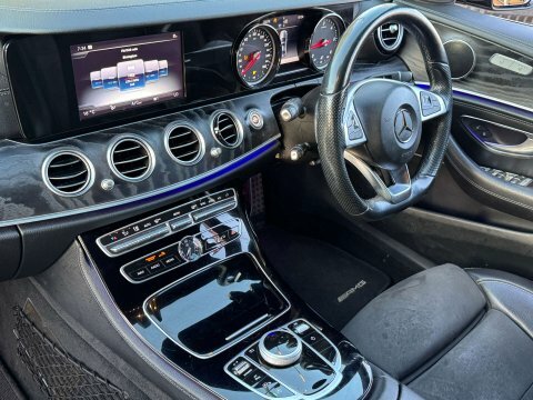 Mercedes-Benz E Class 2.0 E220d Amg LR17FPA Black #2
