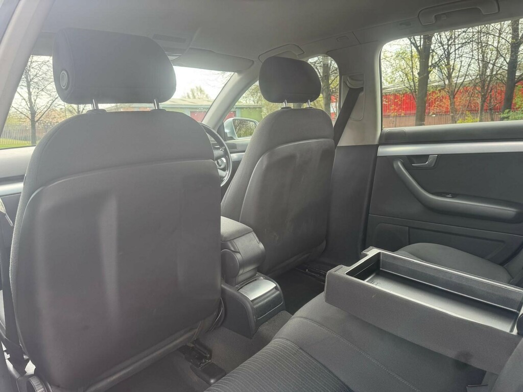 Audi A4 Avant 2.0 S Line Silver #22
