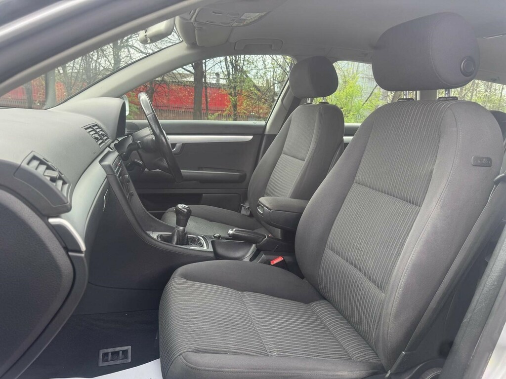Audi A4 Avant 2.0 S Line Silver #41