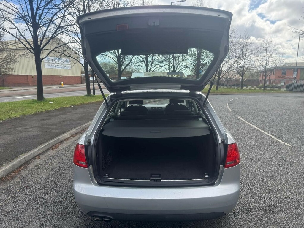 Audi A4 Avant 2.0 S Line Silver #39
