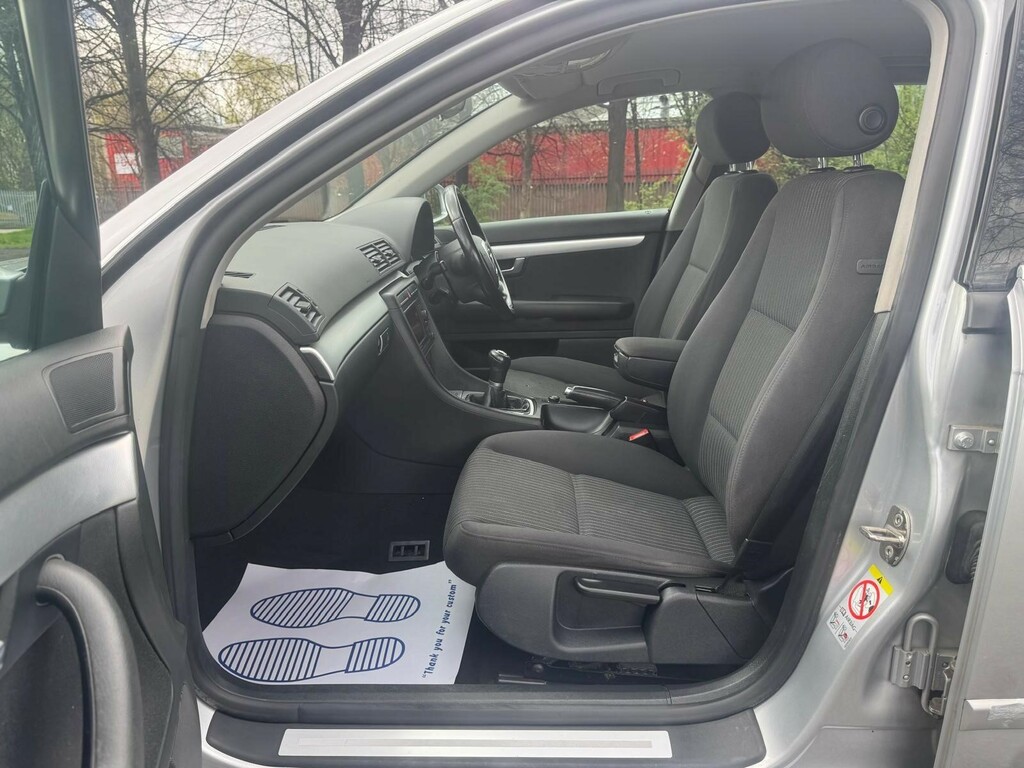 Audi A4 Avant 2.0 S Line Silver #42