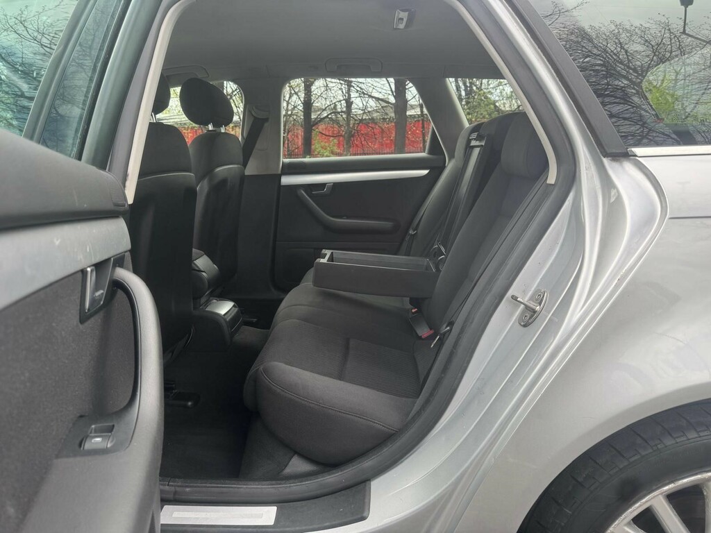 Audi A4 Avant 2.0 S Line Silver #25