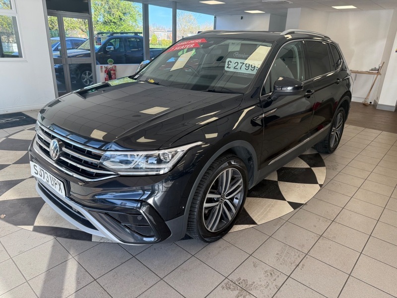 Volkswagen Tiguan Elegance Tdi Dsg SJ73UPX Black #3