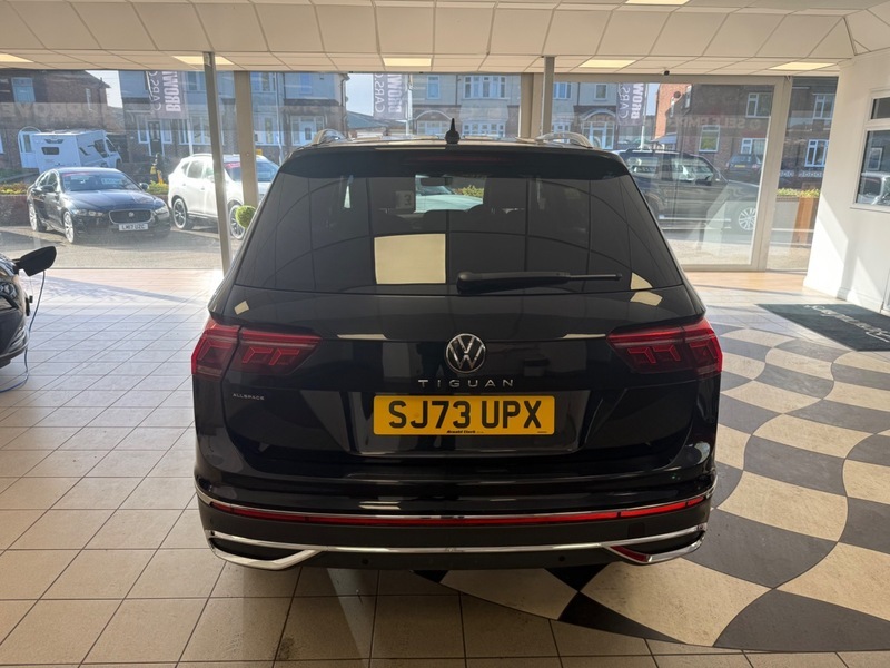 Volkswagen Tiguan Elegance Tdi Dsg SJ73UPX Black #6