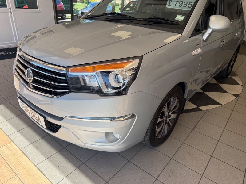 SsangYong Rodius Ex Red #11