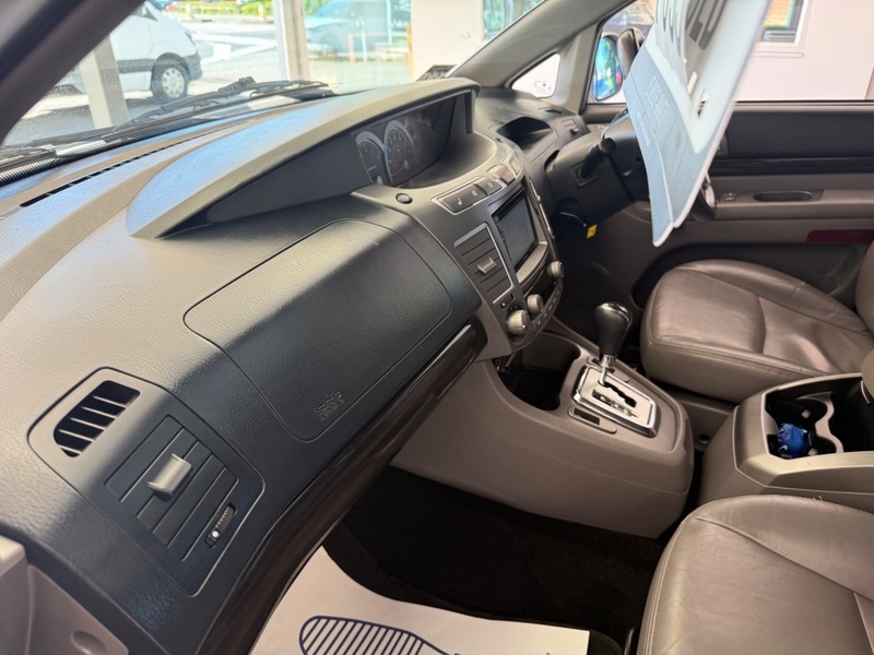 SsangYong Rodius Ex Red #41