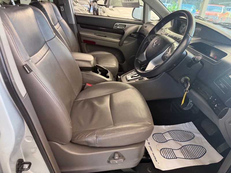 SsangYong Rodius Ex Red #18