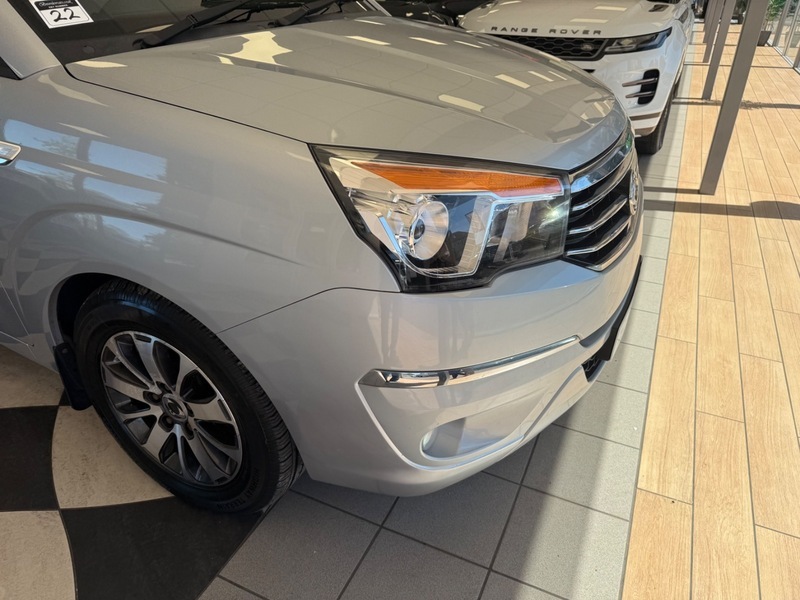 SsangYong Rodius Ex Red #9
