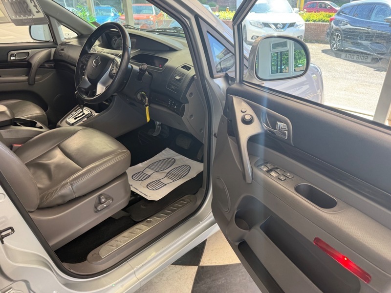 SsangYong Rodius Ex Red #19