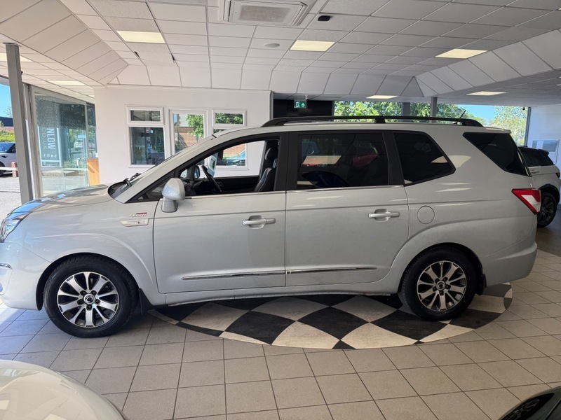 SsangYong Rodius Ex Red #6