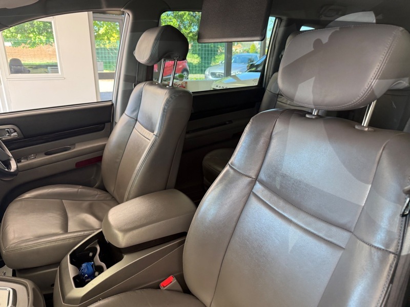 SsangYong Rodius Ex Red #42