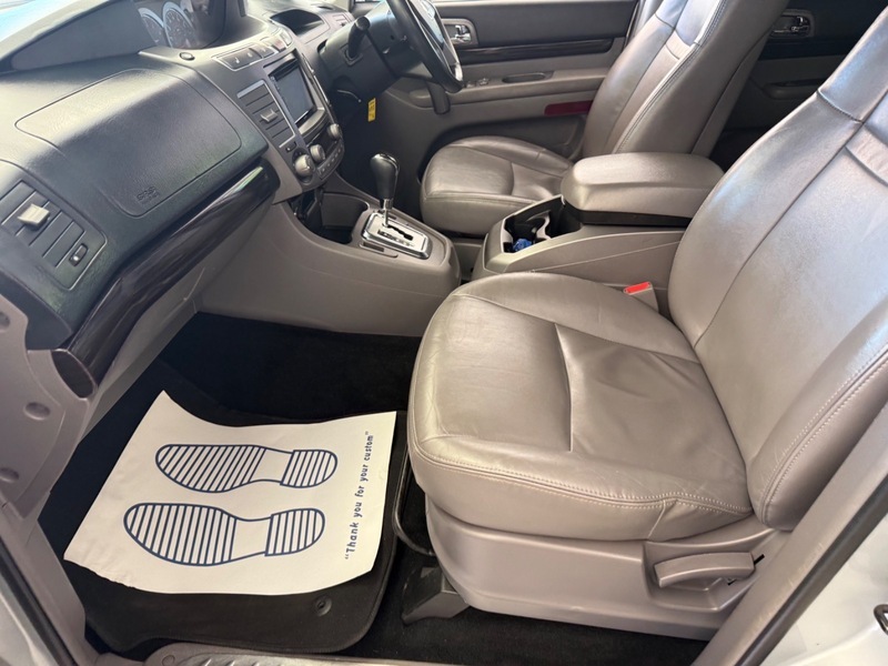 SsangYong Rodius Ex Red #43
