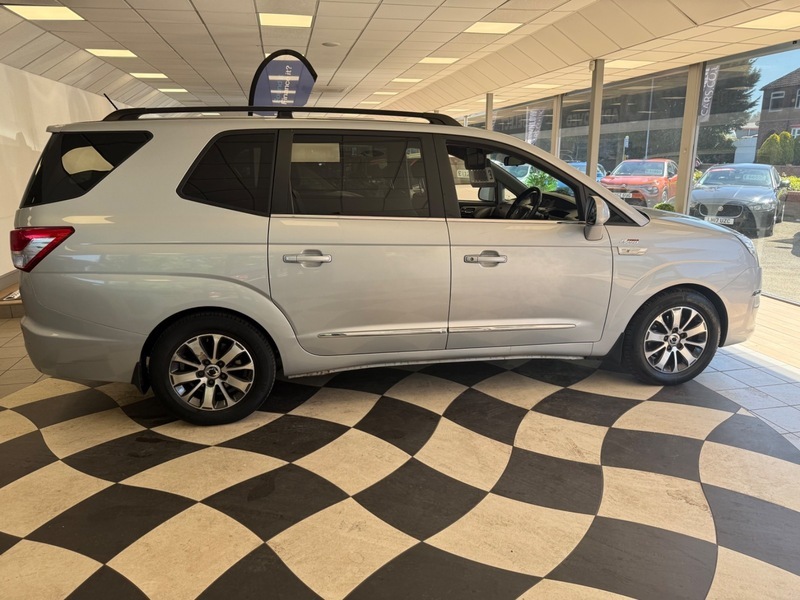 SsangYong Rodius Ex Red #3