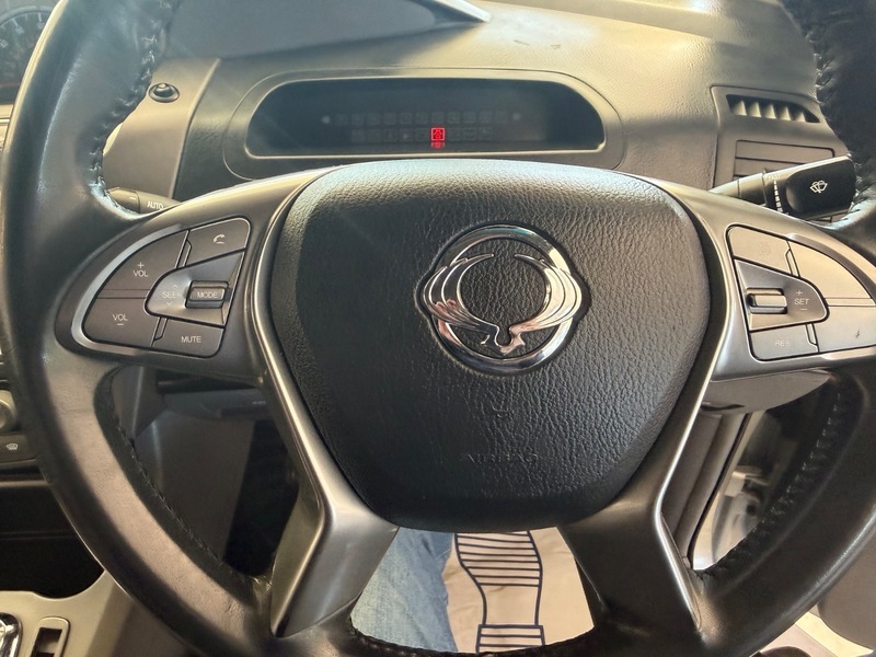 SsangYong Rodius Ex Red #28