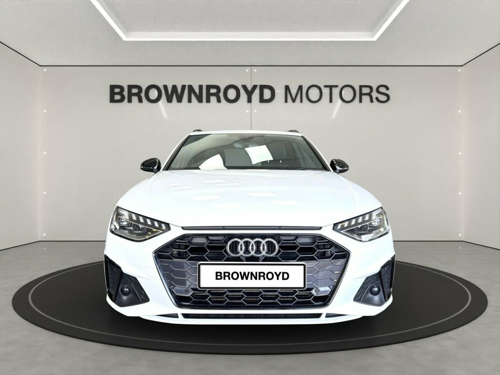 Audi A4 Avant 2L S Line White #4