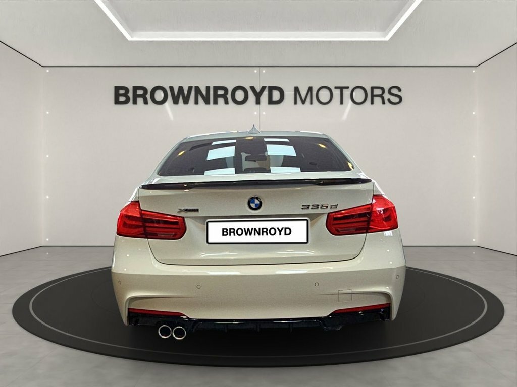 BMW 3 Series 3L M Sport LB17NDU White #2
