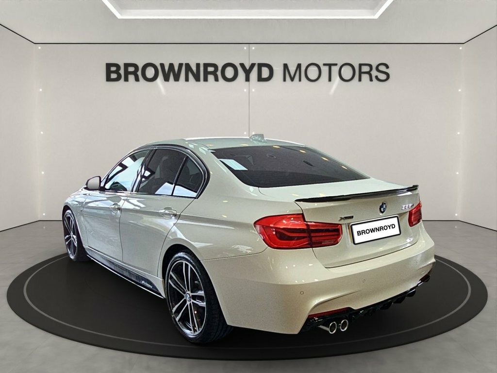 BMW 3 Series 3L M Sport LB17NDU White #3