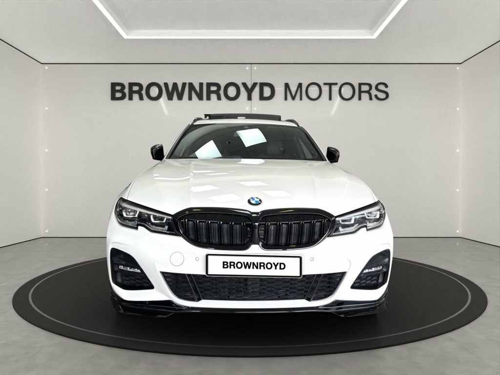 BMW 3 Series 2L M Sport YG22VNB White #4