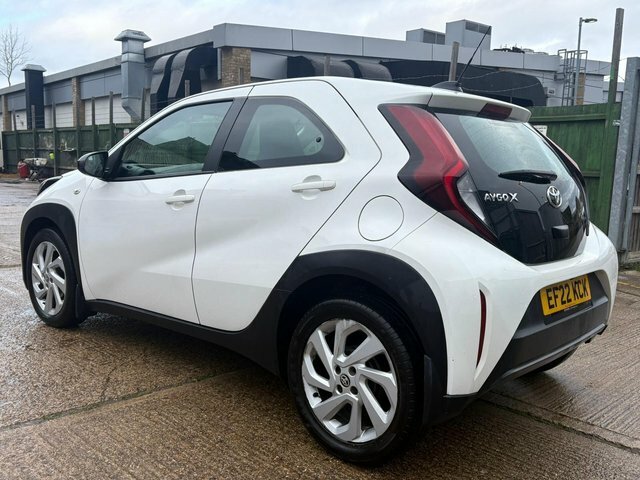 Toyota Aygo X 1.0 Vvt-i Pure Euro 6 S S EF22KCK White #4