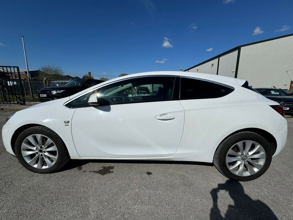 Vauxhall Astra GTC 1.4T Sri Euro 5 Ss MA14RFK White #5