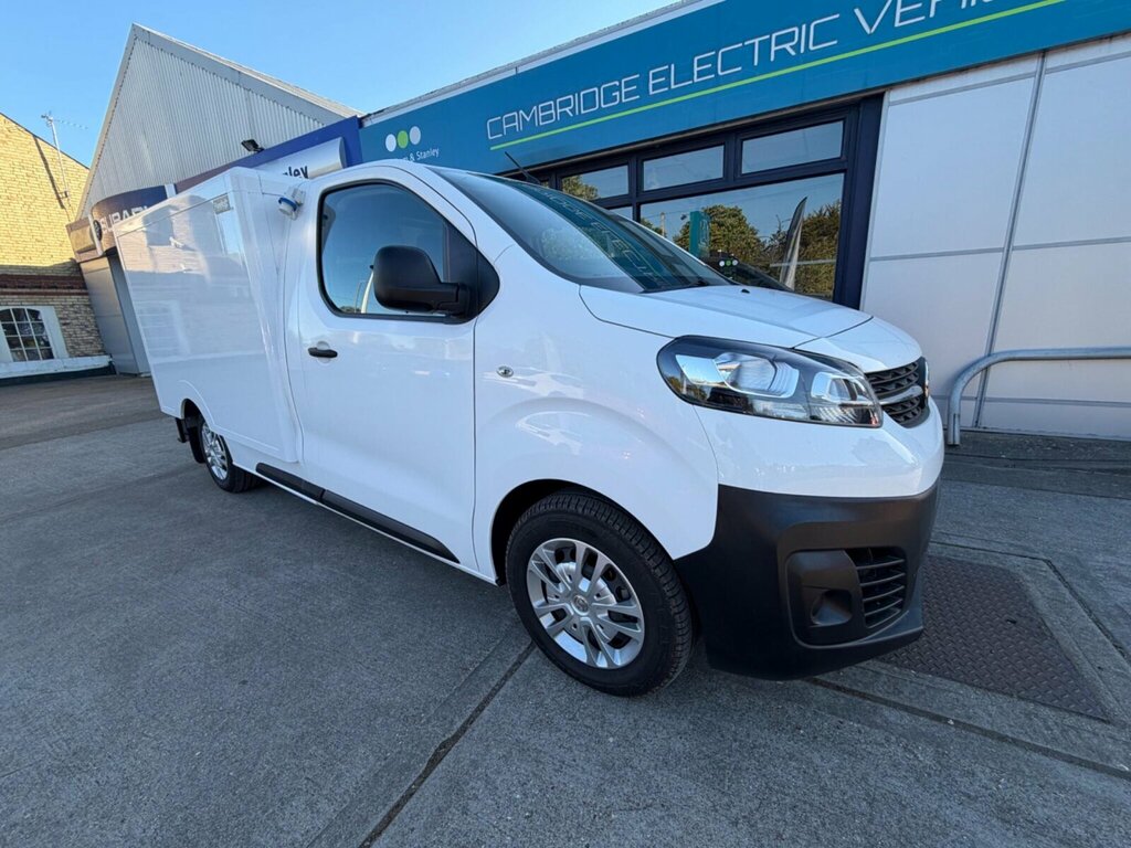 Vauxhall Vivaro 3100 50Kwh Dynamic Platform Cab L1 7.4Kw White