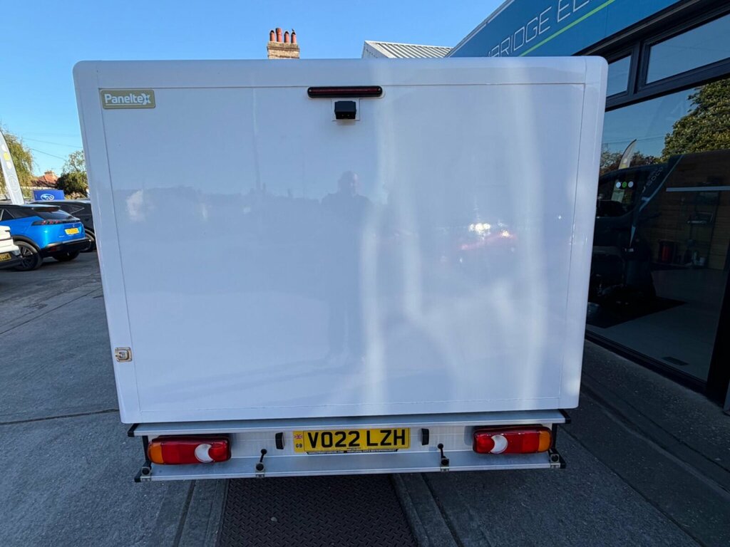 Vauxhall Vivaro 3100 50Kwh Dynamic Platform Cab L1 7.4Kw White #4