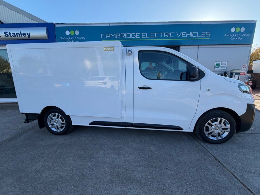 Vauxhall Vivaro 3100 50Kwh Dynamic Platform Cab L1 7.4Kw White #3