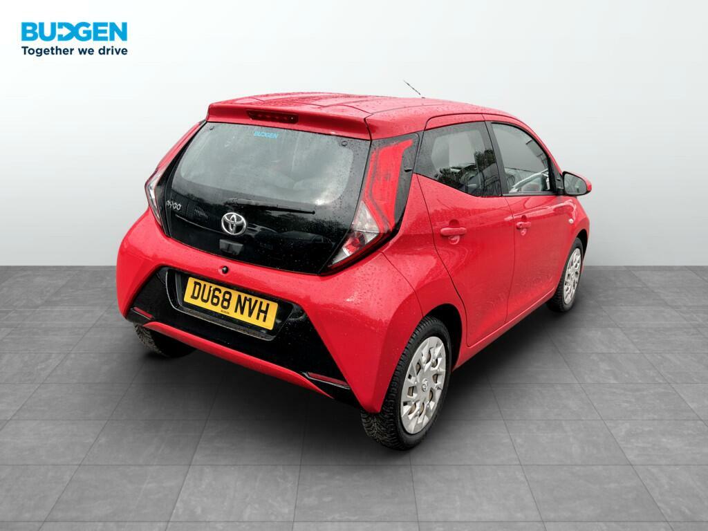 Toyota Aygo 1.0 Vvt-i X-play Euro 6 DU68NVH Red #6