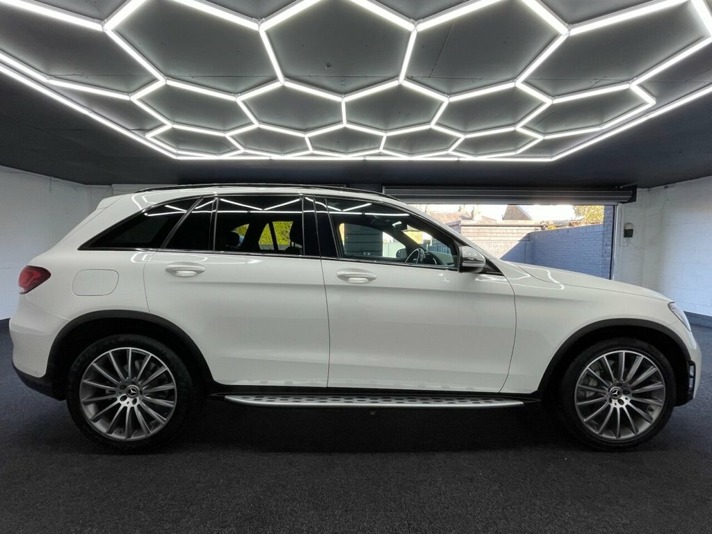 Mercedes-Benz GLC Class 2L Amg Line MJ69HYA White #3