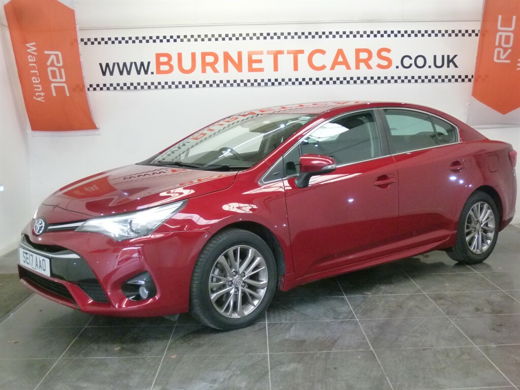 Toyota Avensis Valvematic Business Edition Red #2